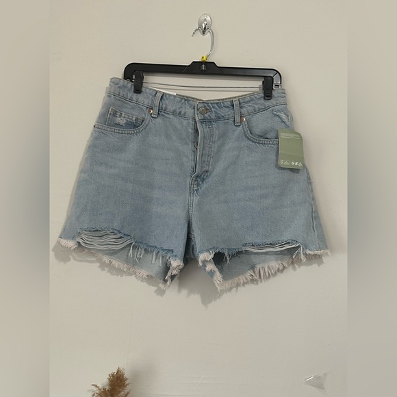 H&M Light Blue Distressed Jean Shorts - Picture 4 of 4